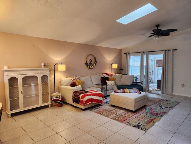 Foto del edificio - Beautiful 3 bedroom home in the heart of P...