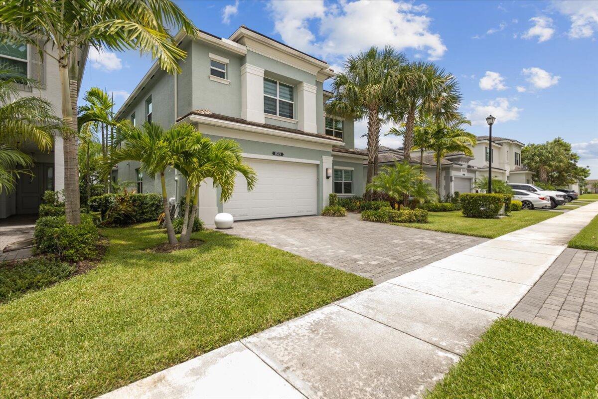 Foto principal - 15377 Green River Ct