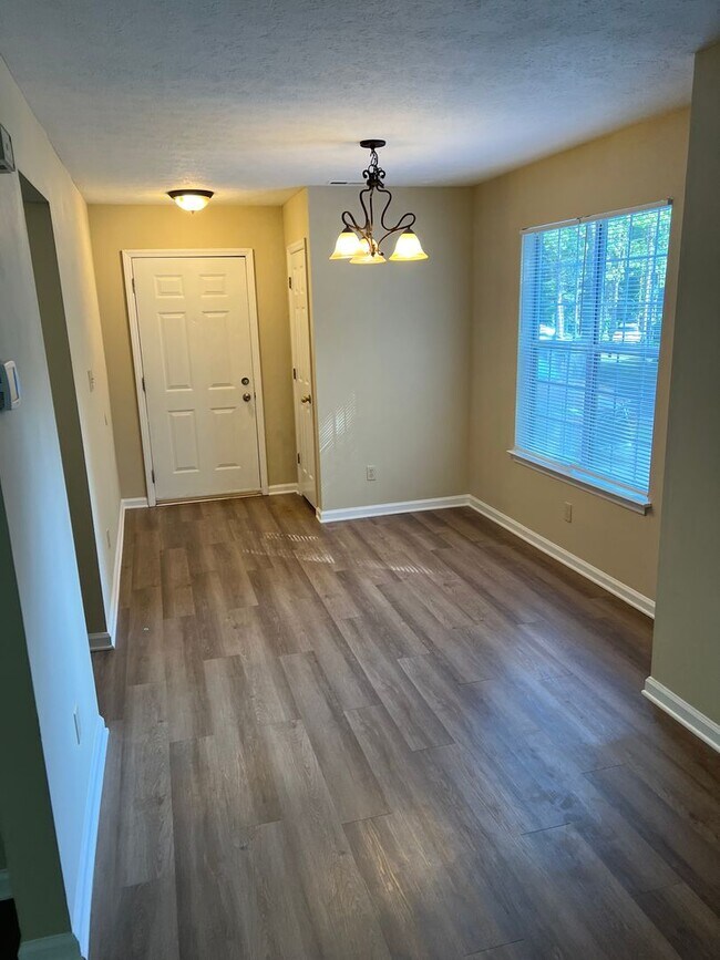 805 Selwyn Place Rd Unit 805A Selwyn Place Road, Charlotte, NC 28209 Room for Rent in