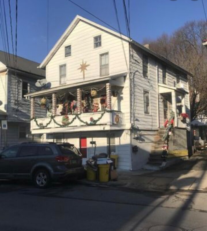 89 N Main St, Bangor, PA 18013 Room for Rent in Bangor, PA