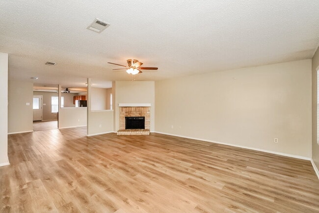 Building Photo - 541 Magdalen Ave