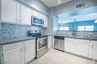 Building Photo - 45 Maleena Mesa St
