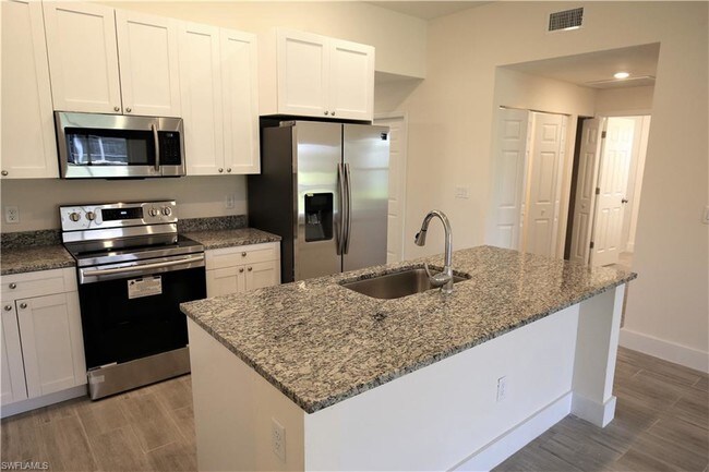 Foto del edificio - 3722 SW 8th Pl