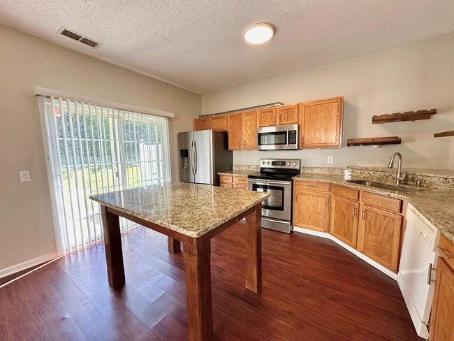 Foto del edificio - 3414 Summerfield Ridge Ln