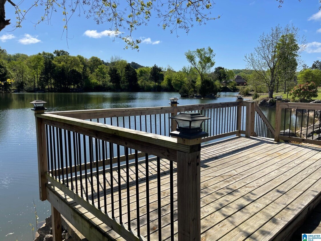 Foto principal - 326 Creekside Ln