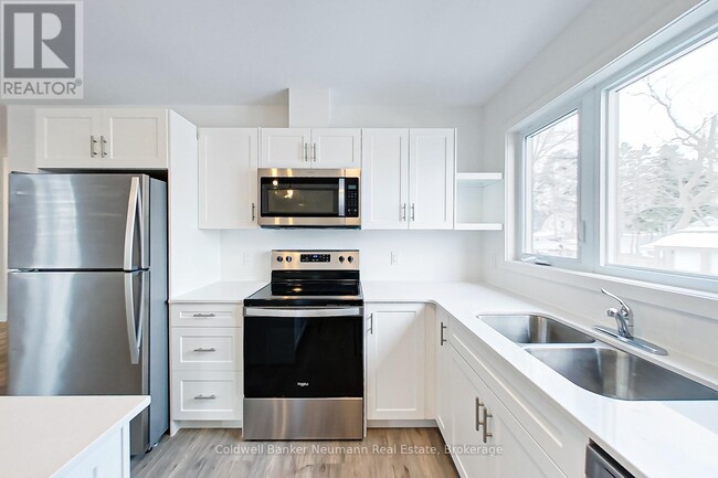 Photo du bâtiment - 740-740 10th St W
