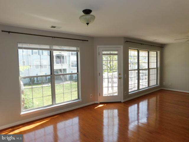 Foto del edificio - 8200 Crossbrook Ct