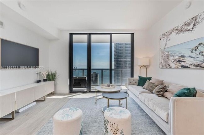 Building Photo - 1010 Brickell Ave