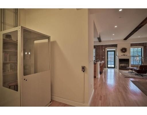 Building Photo - 60 Merrimac St
