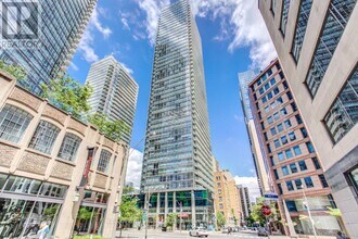 Building Photo - 38 Grenville St