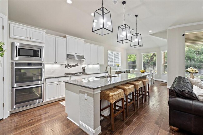 Foto del edificio - 4304 Valley Oaks Dr