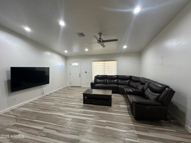 Building Photo - 1651 Reno Ct