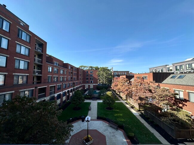 Foto del edificio - 85 Brainerd Rd