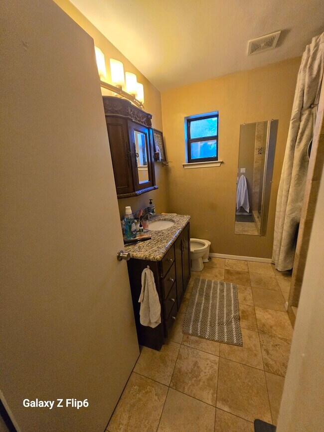 Foto del edificio - 5028 Lahoma St