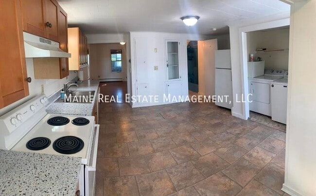 Building Photo - 2478 US-2
