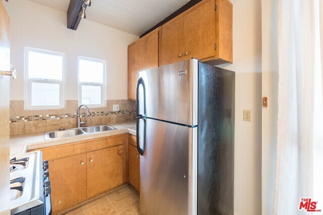 Foto del edificio - 415 Cottage Home St