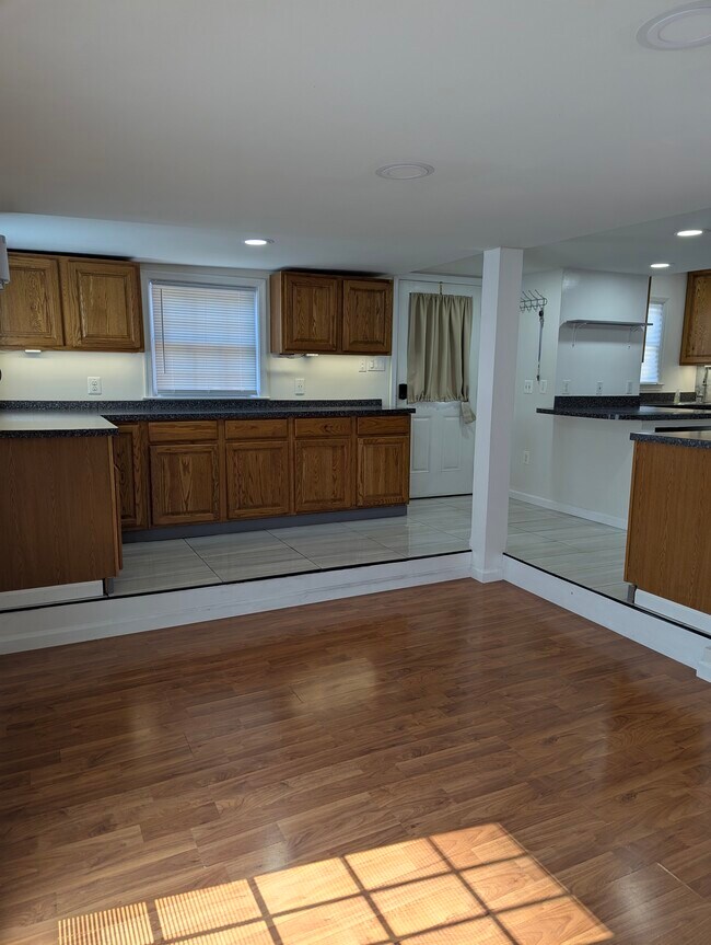 Foto del edificio - 6625 Harrison Ln