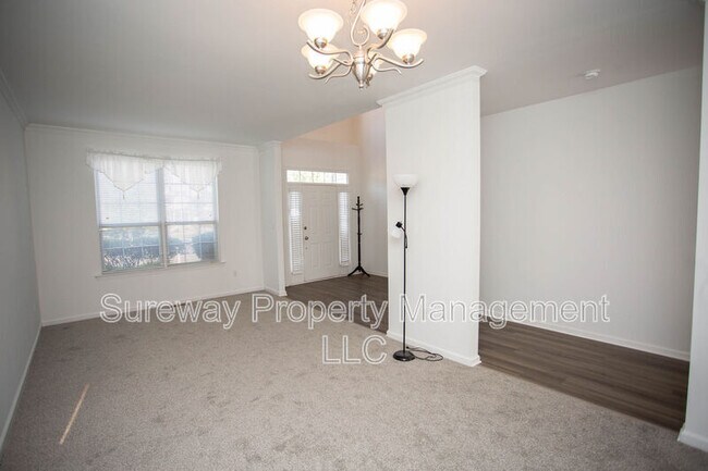 Foto del edificio - 68 Stoneham Dr