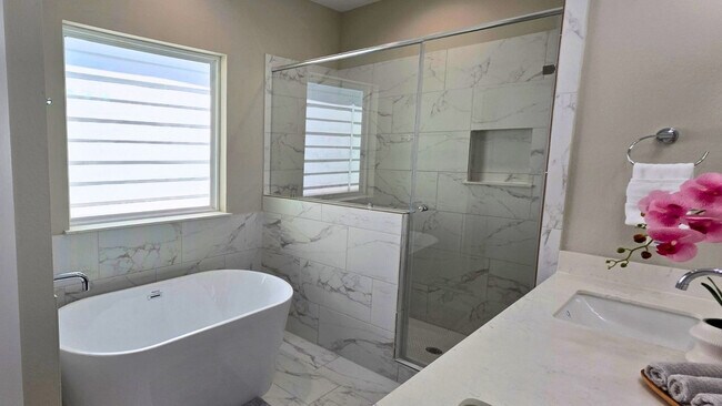 Foto del edificio - 8326 Curry Rd