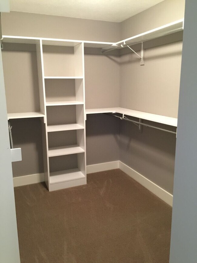 Foto del edificio - 2979 Creekside Ct