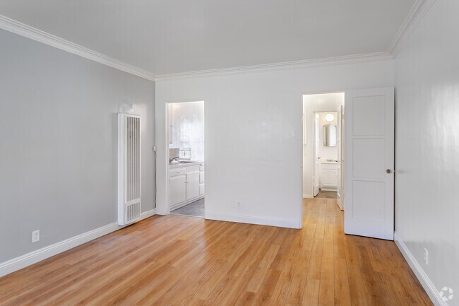 0HAB, 1BA - 600 ft² - 6755-6773 Yucca Street