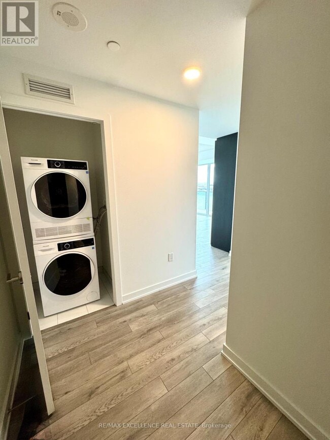 Building Photo - 15 Skyridge Dr