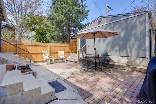 Foto del edificio - 1136 N Washington St