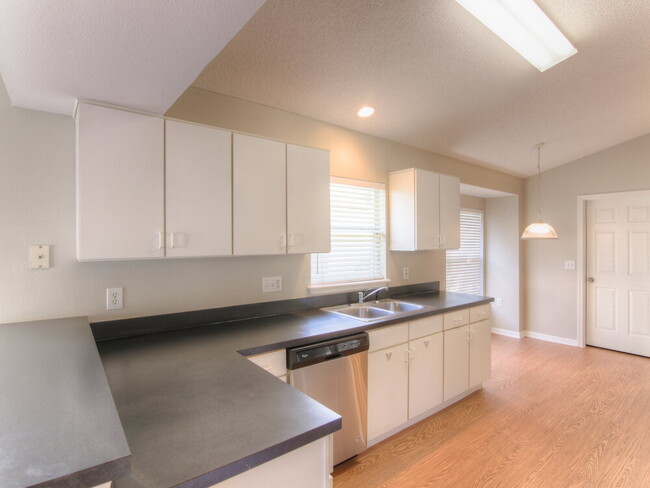 Foto del edificio - 1051 Woodsong Way