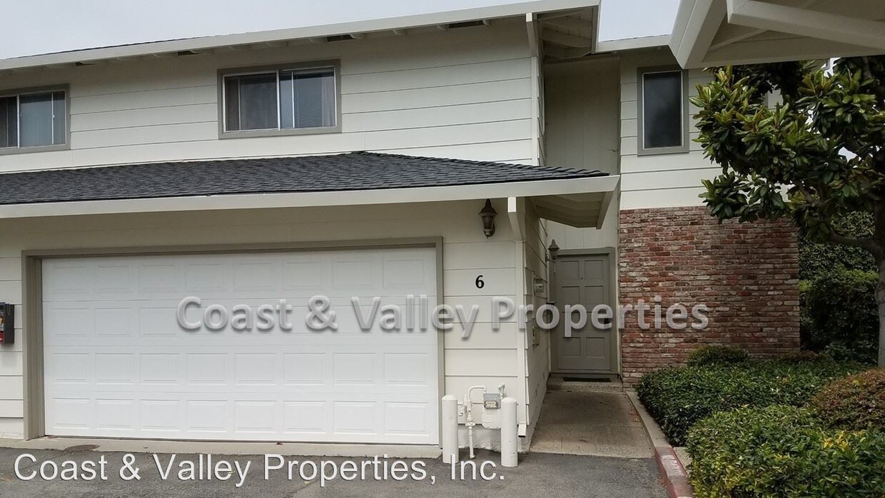 Foto principal - 625 Carmelita Dr