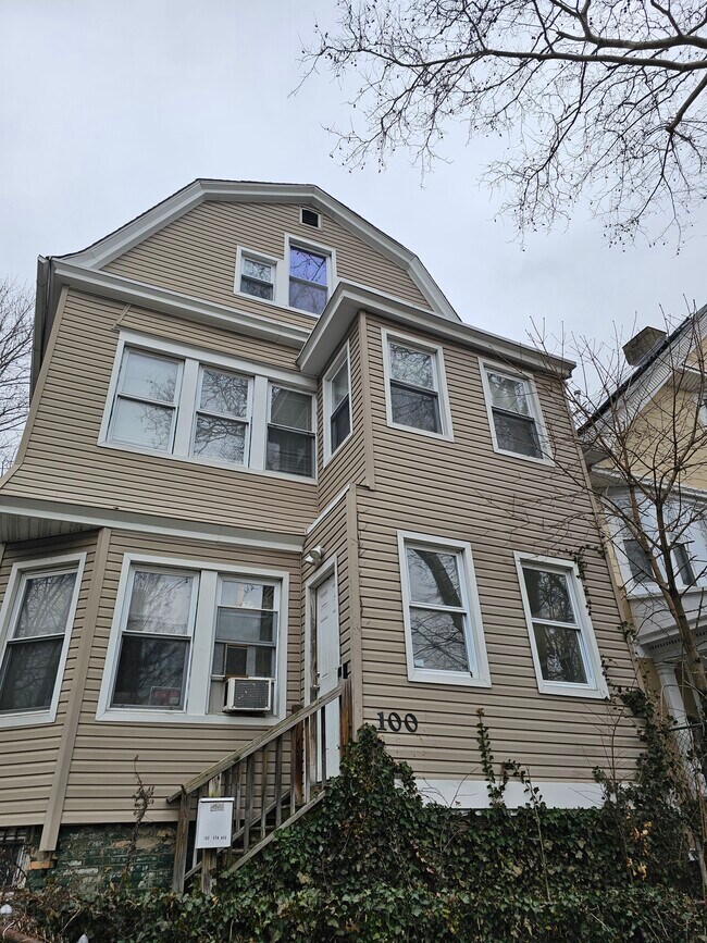 Building Photo - 100 9th Ave