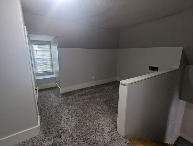 Building Photo - 3 Bedroom House in Boonville