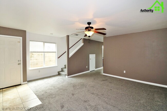 Building Photo - 1729 Laurel Ave