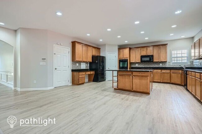 Building Photo - 1525 Montauk Point