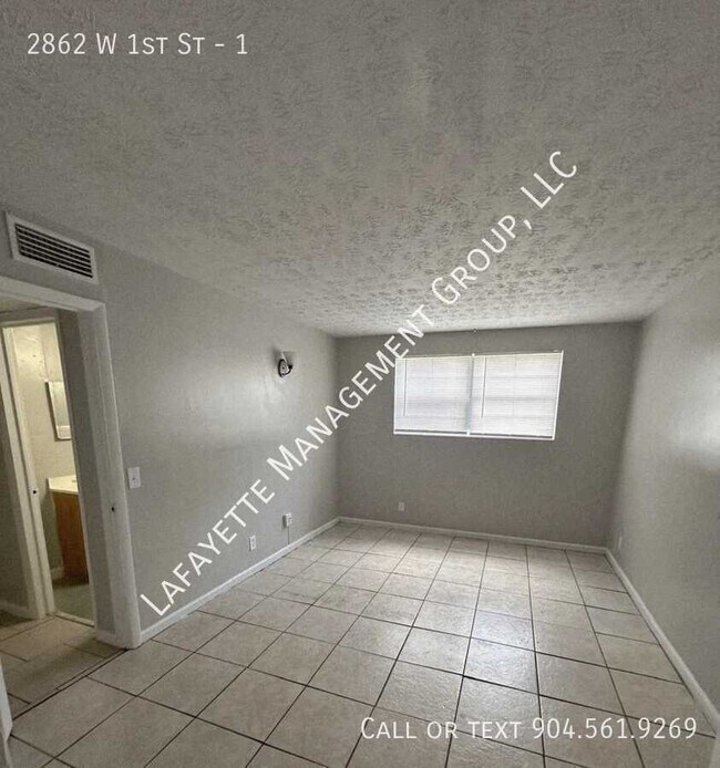 Foto del edificio - 2862 W 1st St