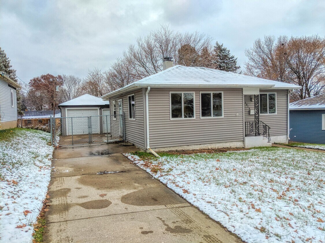 2016 22nd St, Rockford, IL 61108 House Rental in Rockford, IL