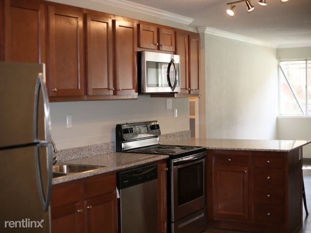 Foto del edificio - 200 Oakcrest Dr