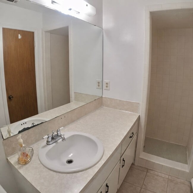 Building Photo - AVAILABLE SOON!