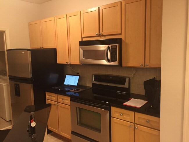 Building Photo - 1250 Parkwood Cir SE