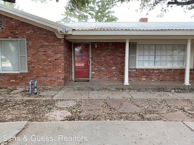 Building Photo - 4 br, 2 bath House - 2819 Maxwell