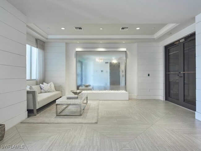 Building Photo - 1135 3rd Ave S