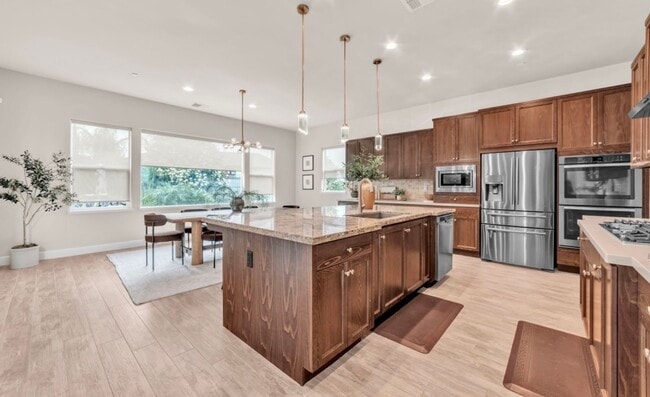 Building Photo - 612 Idlewood Pl