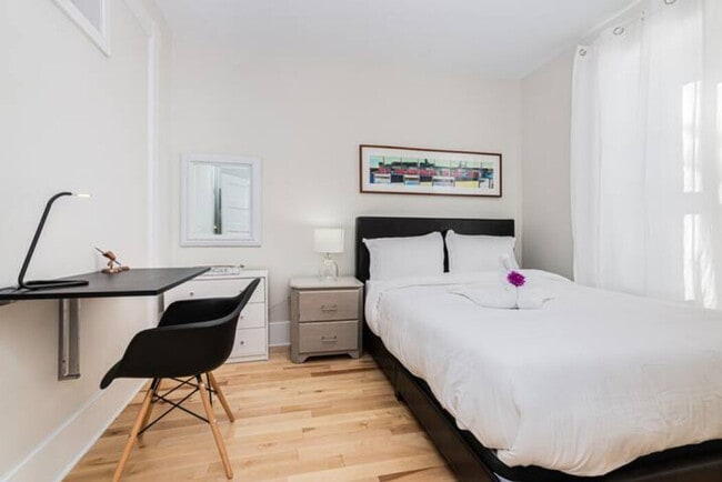Building Photo - 926 Rue Saint-Philippe
