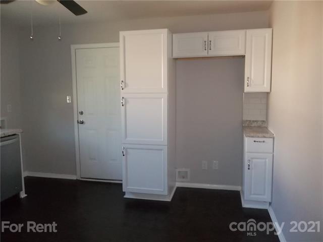 Foto del edificio - 9524 Trinity Rd