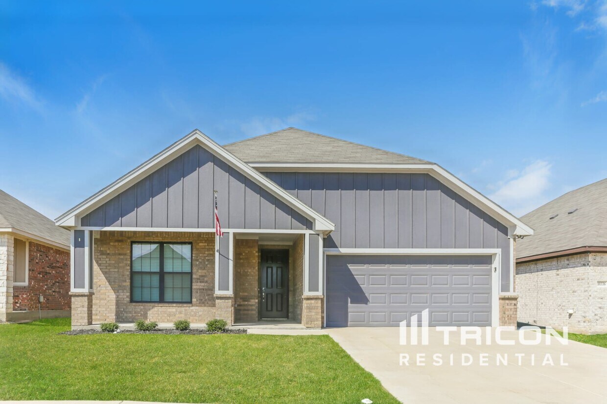 Primary Photo - 10332 Ft Ewell Trl