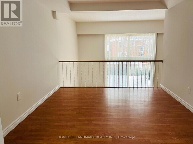 Building Photo - 256 Sprucewood Ct