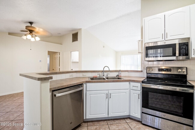 Building Photo - 314 Comet Ave SE