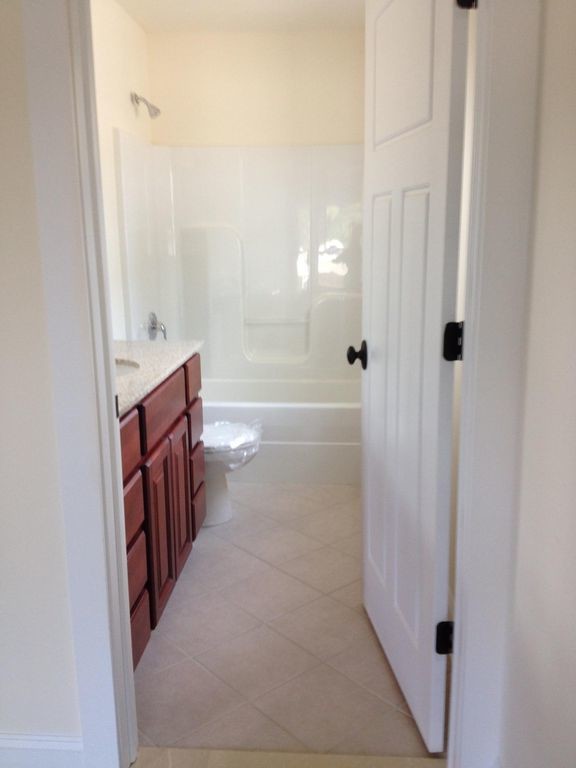 Foto del edificio - 26 Leonard Ave