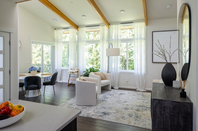 Great room - 28422 NE Quail Creek Dr