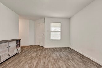 Building Photo - 307 Rd 5138