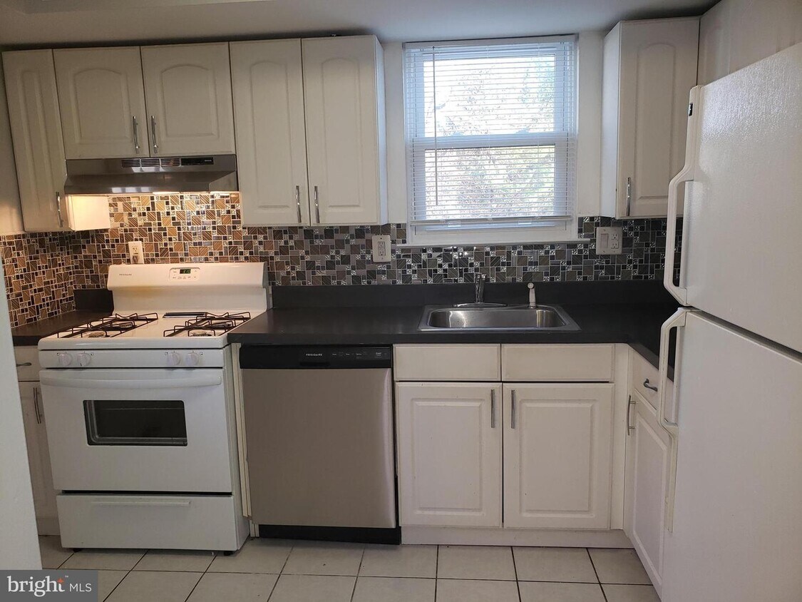 Primary Photo - 4503 Winding Brook Dr